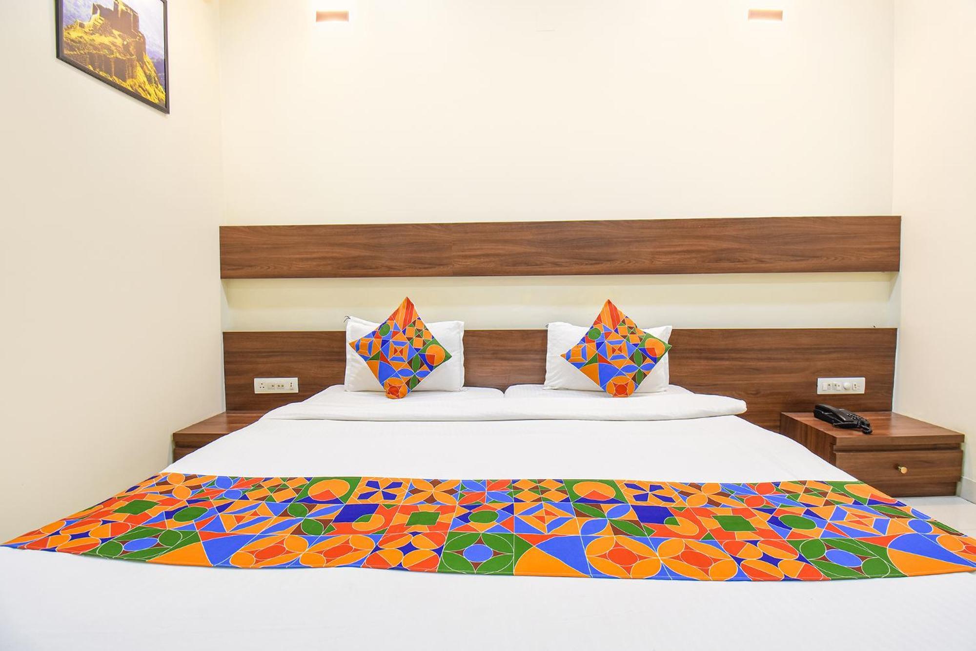 Fabhotel Royal Suits - Nr Mahadji Shinde Chhatri Pune Exterior photo