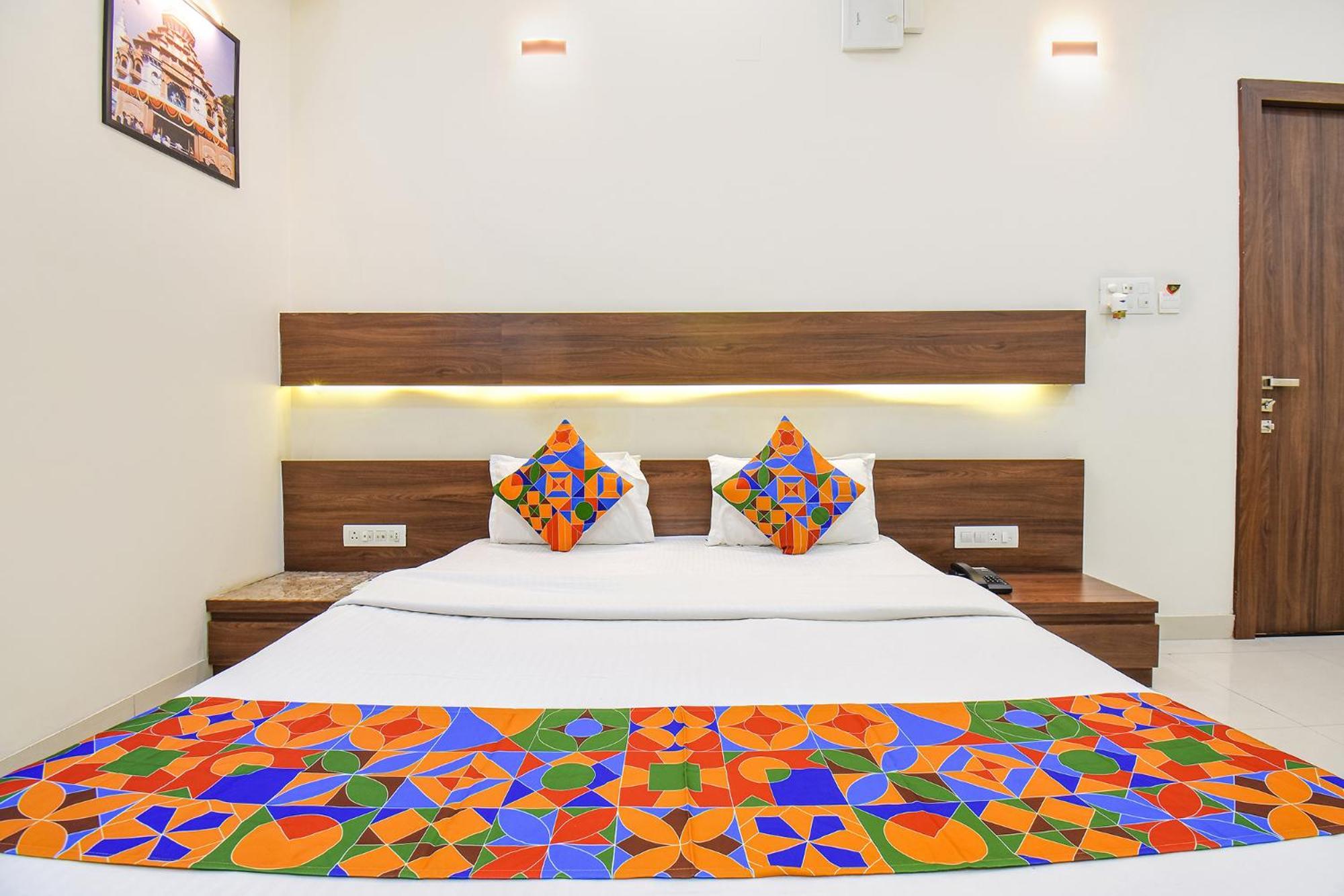 Fabhotel Royal Suits - Nr Mahadji Shinde Chhatri Pune Exterior photo